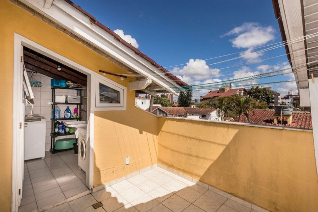 Imagem Casa com 5 Quartos à Venda, 381 m² em Jardim Lindóia - Porto Alegre Imagem Casa com 5 Quartos à Venda, 381 m² em Jardim Lindóia - Porto Alegre