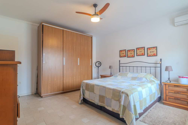Imagem Casa com 3 Quartos à Venda, 377 m² em Higienópolis - Porto Alegre Imagem Casa com 3 Quartos à Venda, 377 m² em Higienópolis - Porto Alegre