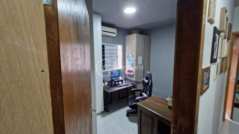 Imagem Casa com 3 Quartos à Venda, 330 m² em Santo Antônio - Campo Grande Imagem Casa com 3 Quartos à Venda, 330 m² em Santo Antônio - Campo Grande