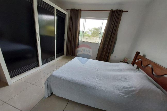 Imagem Casa com 3 Quartos à Venda, 360 m² em Centro - Maricá