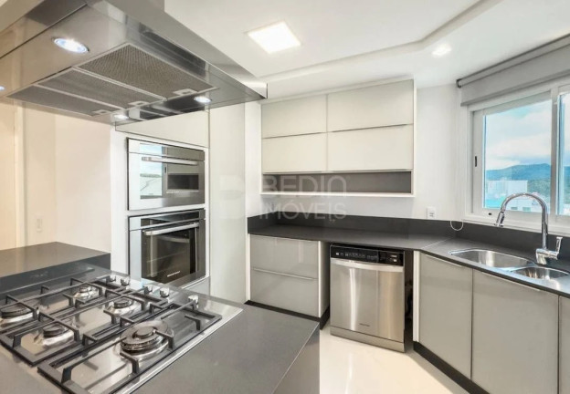 Imagem Apartamento com 3 Quartos à Venda, 165 m² em Pioneiros - Balneário Camboriú Imagem Apartamento com 3 Quartos à Venda, 165 m² em Pioneiros - Balneário Camboriú
