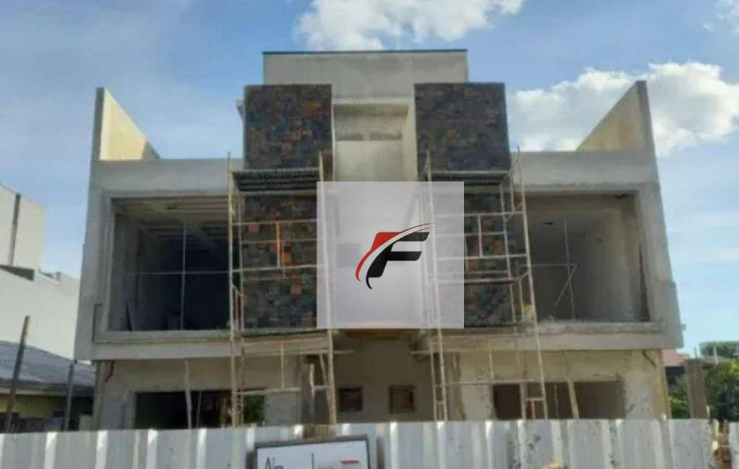 Imagem Sobrado com 3 Quartos à Venda, 137 m² em Capão Raso - Curitiba Imagem Sobrado com 3 Quartos à Venda, 137 m² em Capão Raso - Curitiba