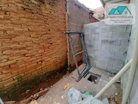Casa à Venda, 300 m² em Centro - Caraguatatuba