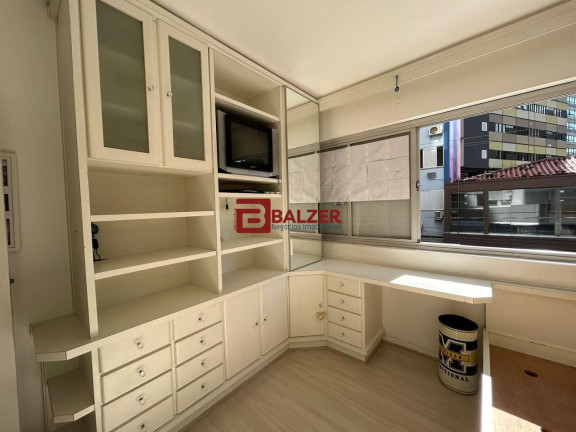 Imagem Apartamento com 3 Quartos à Venda, 139 m² em Centro - Florianópolis Imagem Apartamento com 3 Quartos à Venda, 139 m² em Centro - Florianópolis