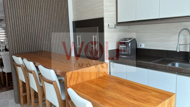 Imagem Casa com 3 Quartos à Venda, 309 m² em Santa Felicidade - Curitiba Imagem Casa com 3 Quartos à Venda, 309 m² em Santa Felicidade - Curitiba