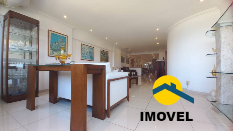 Imagem Apartamento com 4 Quartos à Venda, 220 m² em Icaraí - Niterói