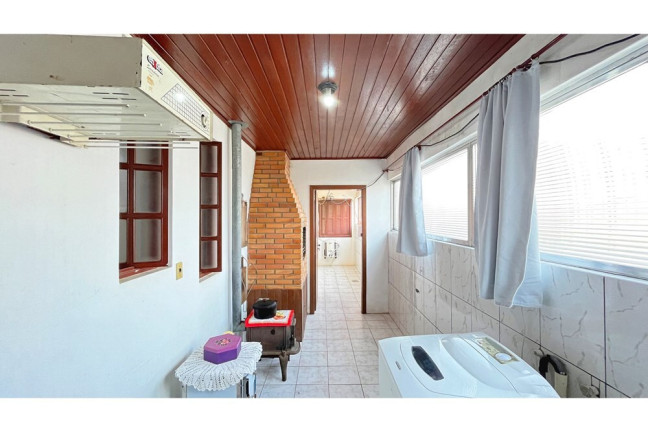 Imagem Casa com 3 Quartos à Venda, 368 m² em Ponta Grossa - Porto Alegre Imagem Casa com 3 Quartos à Venda, 368 m² em Ponta Grossa - Porto Alegre