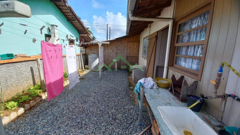 Imagem Casa com 2 Quartos à Venda, 130 m² em Costeira - Balneário Barra Do Sul Imagem Casa com 2 Quartos à Venda, 130 m² em Costeira - Balneário Barra Do Sul