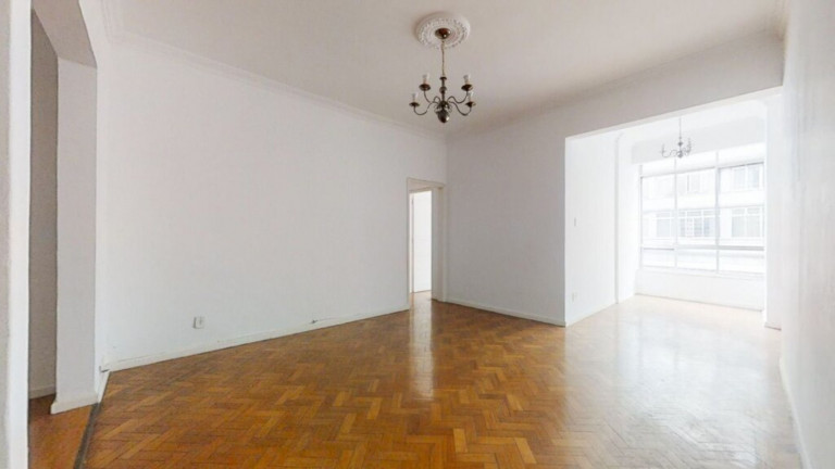 Imagem Imóvel com 3 Quartos à Venda, 110 m² em Copacabana - Rio De Janeiro Imagem Imóvel com 3 Quartos à Venda, 110 m² em Copacabana - Rio De Janeiro