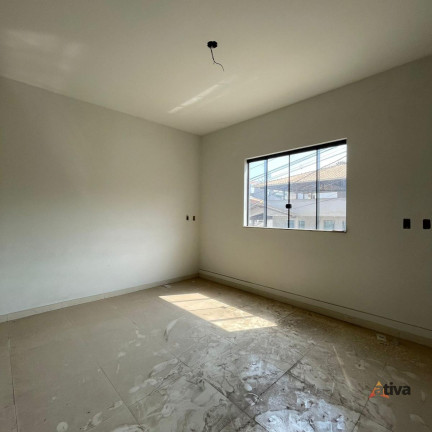 Imagem Casa com 3 Quartos à Venda, 95 m² Imagem Casa com 3 Quartos à Venda, 95 m²