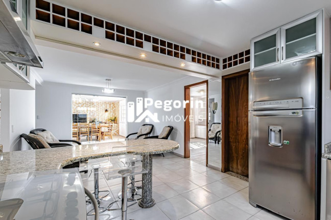 Imagem Casa com 4 Quartos à Venda, 344 m² em Centro - Pinhais
