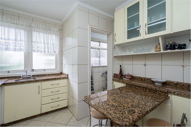 Imagem Apartamento com 3 Quartos à Venda, 131 m² em Higienópolis - Porto Alegre Imagem Apartamento com 3 Quartos à Venda, 131 m² em Higienópolis - Porto Alegre