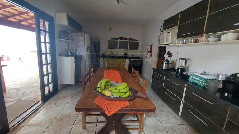 Imagem Casa com 3 Quartos à Venda, 288 m² em Itatinga - São Sebastião