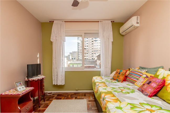 Imagem Imóvel com 2 Quartos à Venda, 127 m² em Santana - Porto Alegre Imagem Imóvel com 2 Quartos à Venda, 127 m² em Santana - Porto Alegre