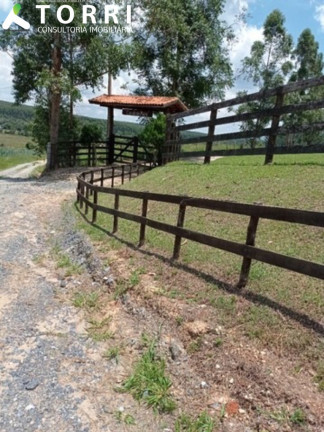 Imagem Imóvel com 3 Quartos à Venda, 60.000 m² em Centro - Sarapuí Imagem Imóvel com 3 Quartos à Venda, 60.000 m² em Centro - Sarapuí