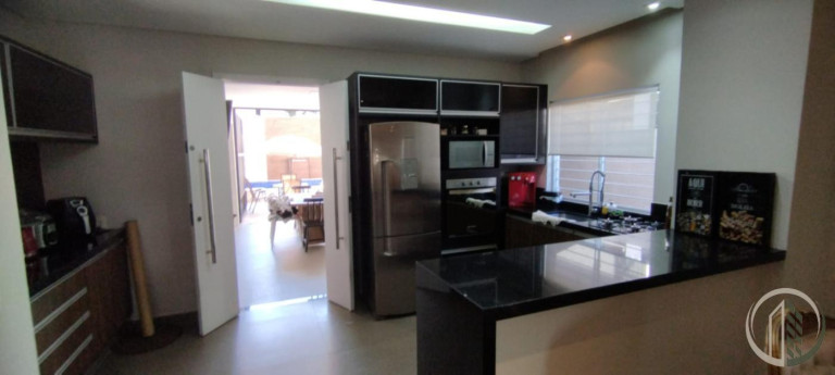Imagem Casa com 3 Quartos à Venda, 252 m² em Marapé - Santos