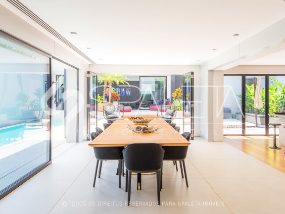 Imagem Casa com 3 Quartos à Venda, em Jardins - São Paulo Imagem Casa com 3 Quartos à Venda, em Jardins - São Paulo
