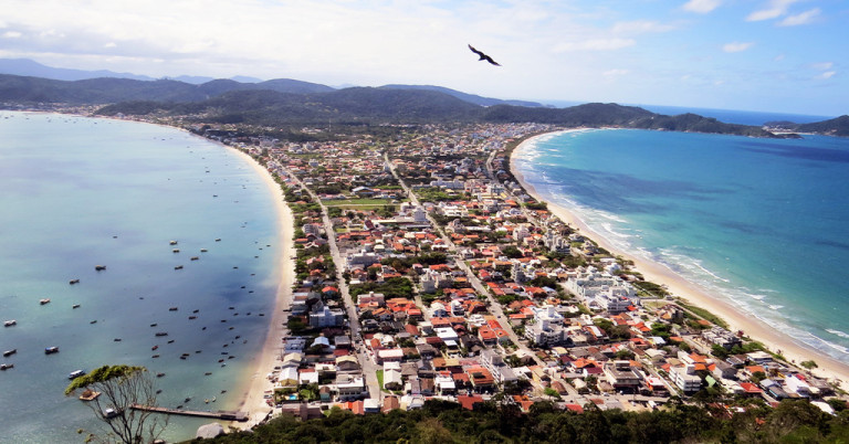 Imagem Imóvel com 3 Quartos à Venda, 100 m² em Canto Grande - Bombinhas