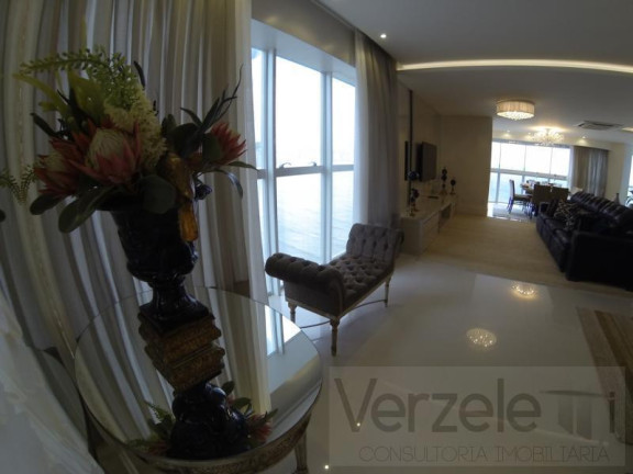 Imagem Apartamento com 4 Quartos à Venda, 238 m² em Centro - Balneário Camboriú Imagem Apartamento com 4 Quartos à Venda, 238 m² em Centro - Balneário Camboriú