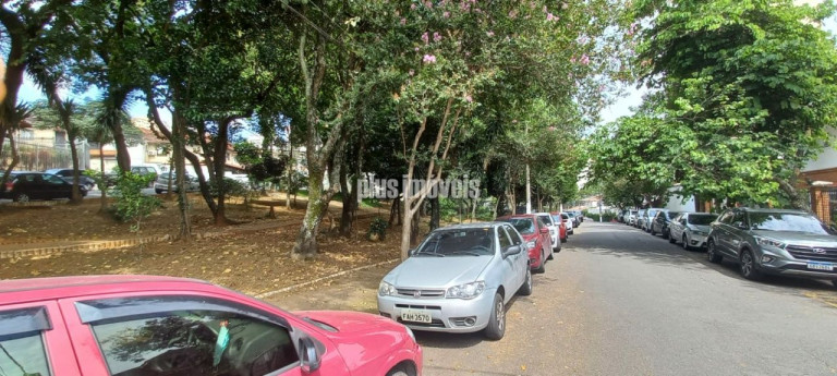 Imagem Casa com 4 Quartos à Venda, 250 m² em Vila Mariana - São Paulo Imagem Casa com 4 Quartos à Venda, 250 m² em Vila Mariana - São Paulo