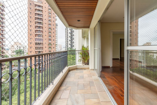 Imagem Imóvel com 3 Quartos à Venda, em Vila Andrade - São Paulo Imagem Imóvel com 3 Quartos à Venda, em Vila Andrade - São Paulo