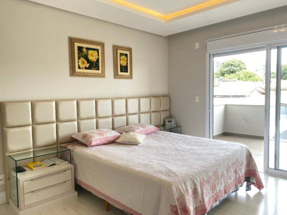 Imagem Sobrado com 4 Quartos à Venda, 413 m² em Centro - Cascavel