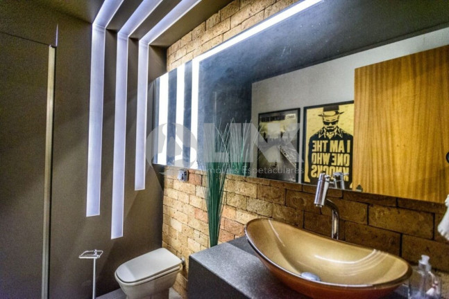 Imagem Imóvel com 3 Quartos à Venda, 241 m² em Jardim Lindóia - Porto Alegre Imagem Imóvel com 3 Quartos à Venda, 241 m² em Jardim Lindóia - Porto Alegre