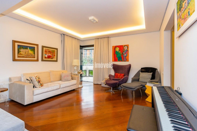 Imagem Apartamento com 4 Quartos à Venda, 220 m² em Moema - São Paulo