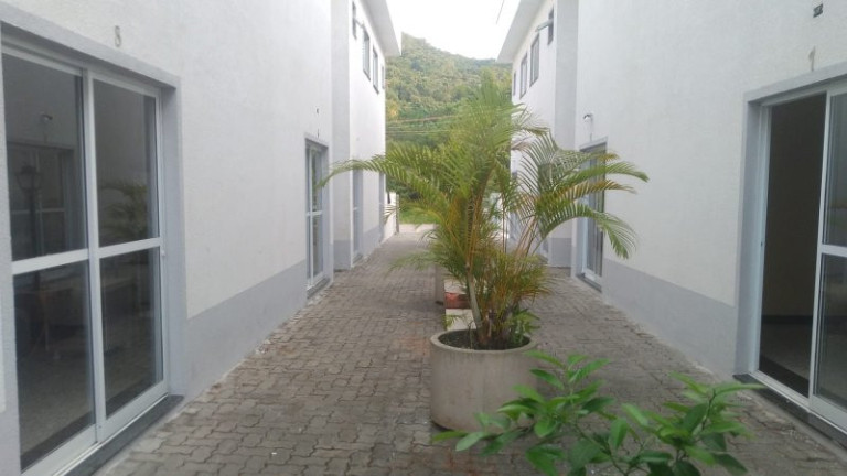Imagem Sobrado com 3 Quartos à Venda, 304 m² em Tabatinga - Caraguatatuba Imagem Sobrado com 3 Quartos à Venda, 304 m² em Tabatinga - Caraguatatuba