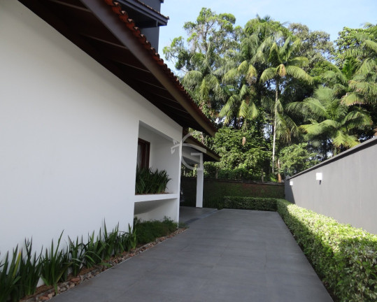 Imagem Casa com 4 Quartos à Venda, 500 m² em Glória - Joinville