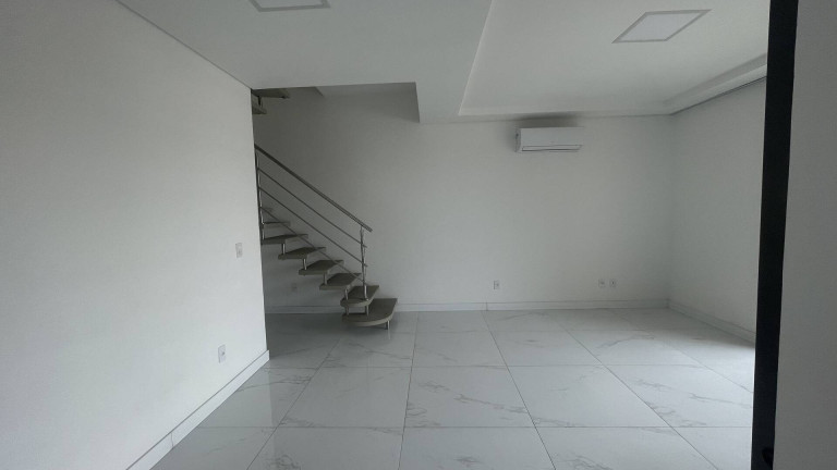 Imagem Apartamento com 3 Quartos para Alugar, 143 m² em Canasvieiras - Florianópolis