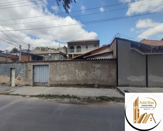 Imagem Casa com 5 Quartos à Venda, 240 m² em Jardim Dos Comerciários (venda Nova) - Belo Horizonte