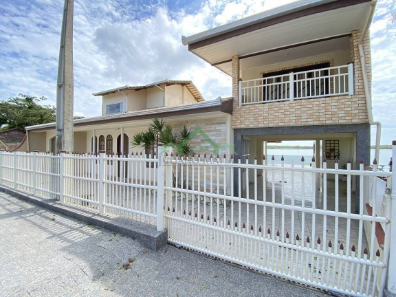 Imagem Casa com 4 Quartos à Venda, 160 m² em Costeira - Balneário Barra Do Sul Imagem Casa com 4 Quartos à Venda, 160 m² em Costeira - Balneário Barra Do Sul