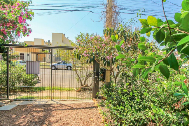 Imagem Imóvel com 3 Quartos à Venda, em Hípica - Porto Alegre Imagem Imóvel com 3 Quartos à Venda, em Hípica - Porto Alegre