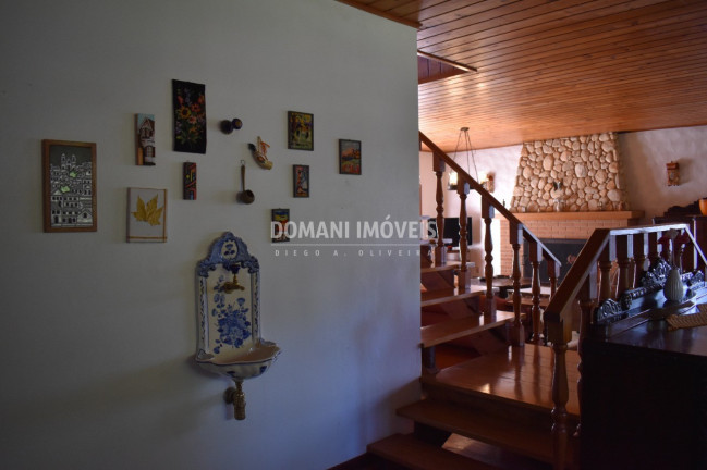Imagem Casa com 4 Quartos à Venda, 560 m² em Região Do Alto Do Capivari - Campos Do Jordão Imagem Casa com 4 Quartos à Venda, 560 m² em Região Do Alto Do Capivari - Campos Do Jordão