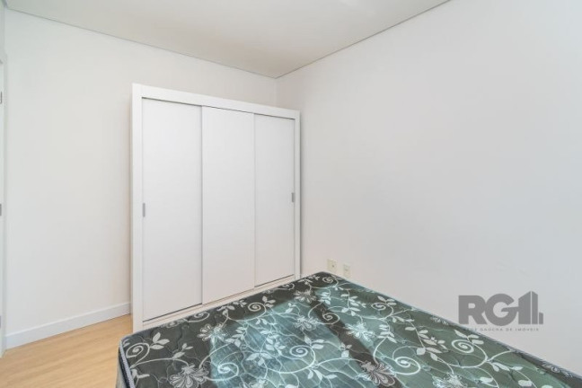 Imagem Apartamento com 1 Quarto para Alugar, 40 m² em Centro Histórico - Porto Alegre Imagem Apartamento com 1 Quarto para Alugar, 40 m² em Centro Histórico - Porto Alegre