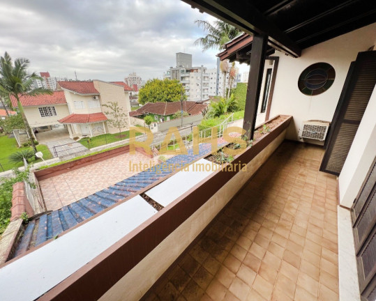 Imagem Casa com 4 Quartos à Venda, 405 m² em Bom Retiro - Joinville Imagem Casa com 4 Quartos à Venda, 405 m² em Bom Retiro - Joinville