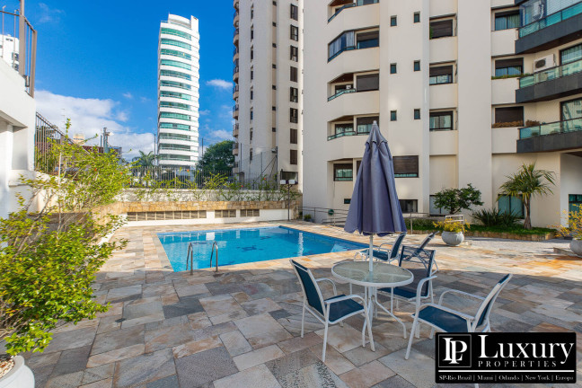 Imagem Apartamento com 2 Quartos à Venda, 257 m² em Moema - São Paulo