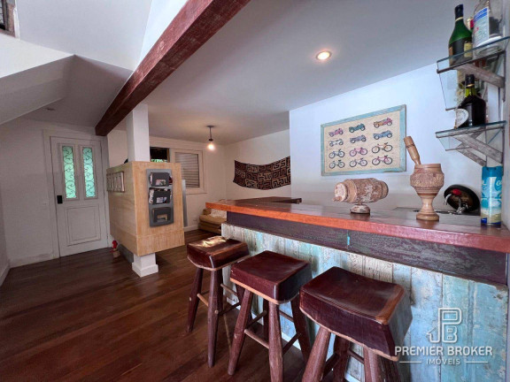 Imagem Casa com 4 Quartos à Venda, 371 m² em Comary - Teresópolis