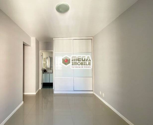 Imagem Apartamento com 3 Quartos à Venda, 122 m² em Centro - Florianópolis Imagem Apartamento com 3 Quartos à Venda, 122 m² em Centro - Florianópolis