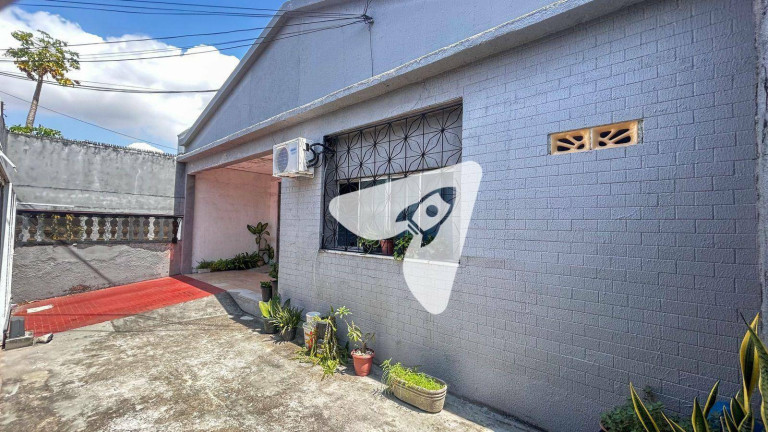 Imagem Casa com 3 Quartos à Venda, 330 m² em José Bonifácio - Fortaleza