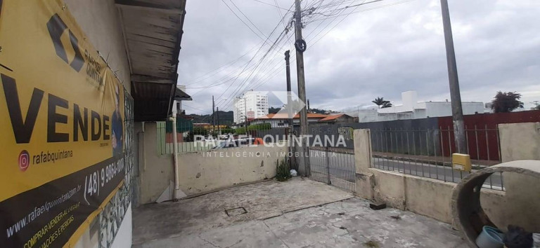 Imagem Casa com 3 Quartos à Venda, 140 m² em Kobrasol - São José