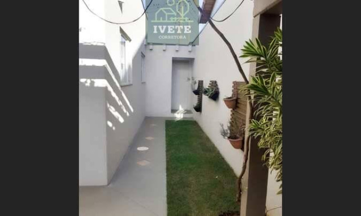 Imagem Casa com 2 Quartos à Venda, 127 m² Imagem Casa com 2 Quartos à Venda, 127 m²