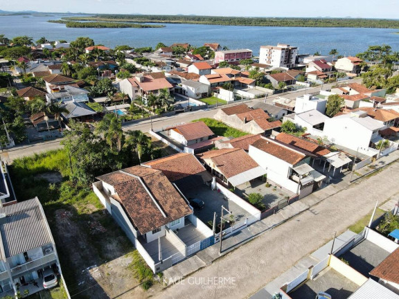 Imagem Casa com 2 Quartos à Venda, 70 m² em Costeira - Balneário Barra Do Sul Imagem Casa com 2 Quartos à Venda, 70 m² em Costeira - Balneário Barra Do Sul