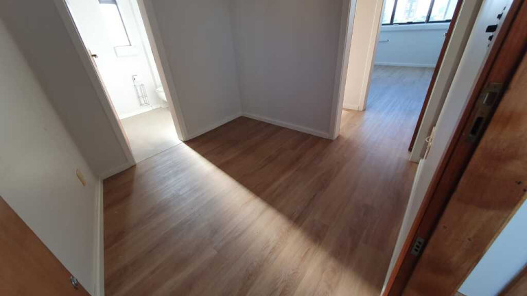 Imagem Sala Comercial à Venda, 59 m² em Menino Deus - Porto Alegre Imagem Sala Comercial à Venda, 59 m² em Menino Deus - Porto Alegre