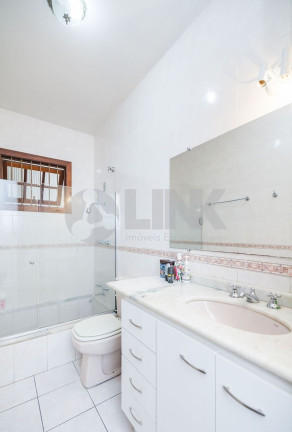 Imagem Casa com 5 Quartos à Venda, 268 m² em Higienópolis - Porto Alegre Imagem Casa com 5 Quartos à Venda, 268 m² em Higienópolis - Porto Alegre