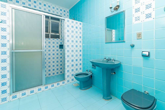 Imagem Casa com 5 Quartos à Venda, 450 m² em Bom Fim - Porto Alegre Imagem Casa com 5 Quartos à Venda, 450 m² em Bom Fim - Porto Alegre