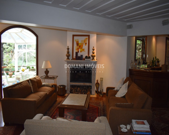 Imagem Casa com 4 Quartos à Venda, 740 m² em Região De Descansópolis - Campos Do Jordão Imagem Casa com 4 Quartos à Venda, 740 m² em Região De Descansópolis - Campos Do Jordão