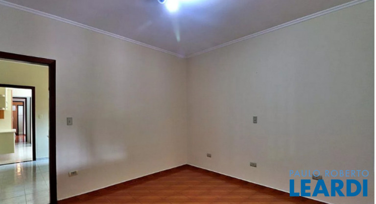 Imagem Casa com 3 Quartos à Venda, 130 m² em Jardim Stella - Santo André Imagem Casa com 3 Quartos à Venda, 130 m² em Jardim Stella - Santo André