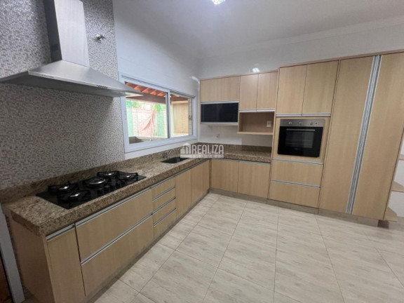 Imagem Casa de Condomínio com 3 Quartos à Venda, 395 m² em Recreio Dos Bandeirantes - Uberaba Imagem Casa de Condomínio com 3 Quartos à Venda, 395 m² em Recreio Dos Bandeirantes - Uberaba